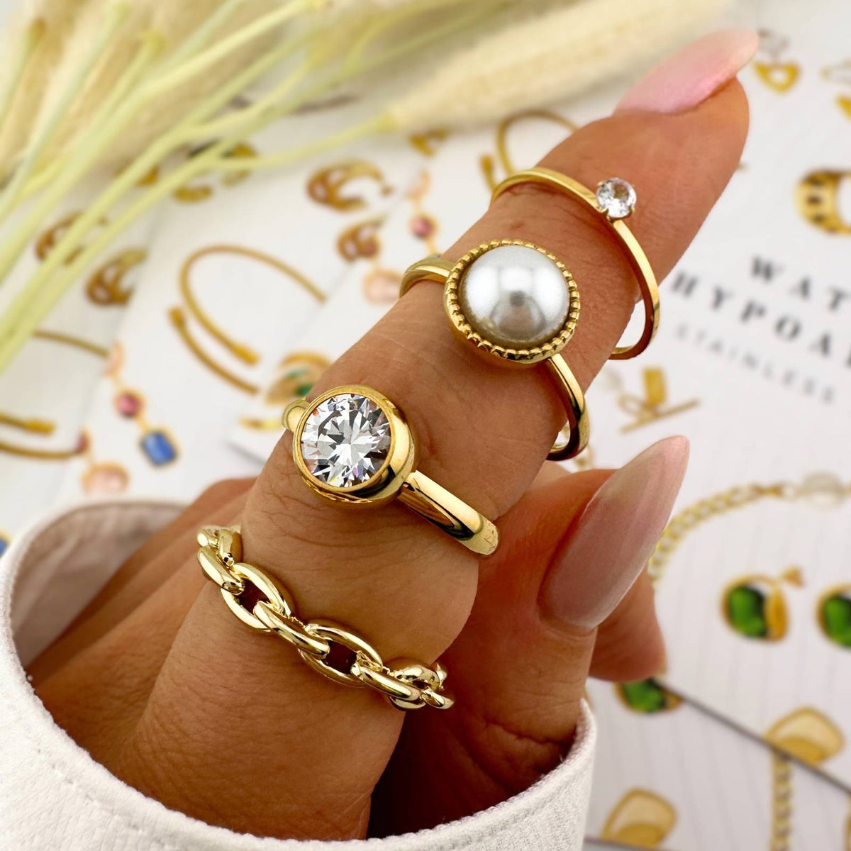 Bezel-Solitaire Ring